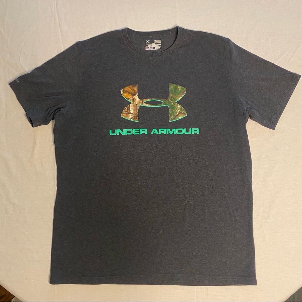 Men’s Under Armour Gray Short Sleeve Tee with Camo Logo